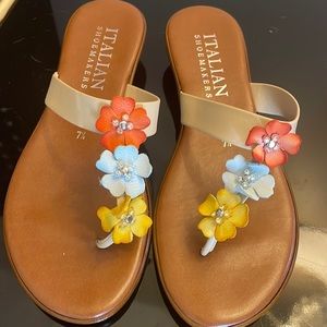 Cute ! Italian sandals . Size 7.5